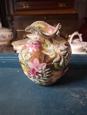 Antique Moriage ROYAL MORIYE Hand Painted Vase.